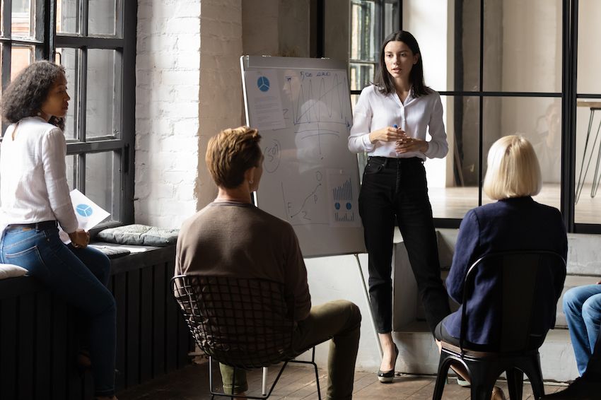 Изображение для статьи "Бизнес-хак. Что делать, чтобы 82% клиентов стали постоянными"